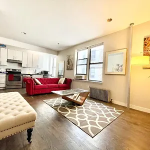 Beautiful In Newly Renovated Apt Homestay