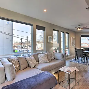  Holiday home Townhome With Rooftop Deck Walk To Mile High United States