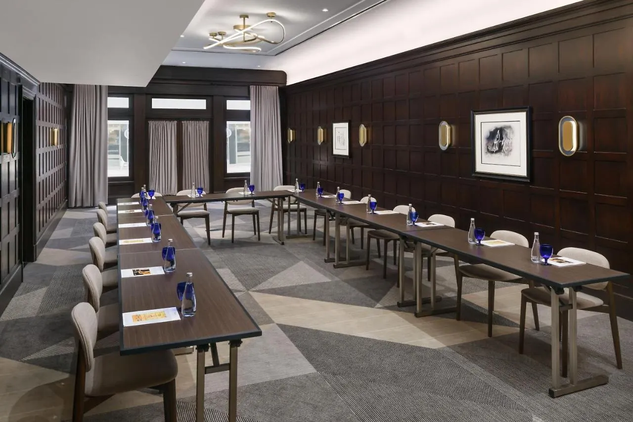 The Algonquin Hotel Times Square, Autograph Collection New York 4*,